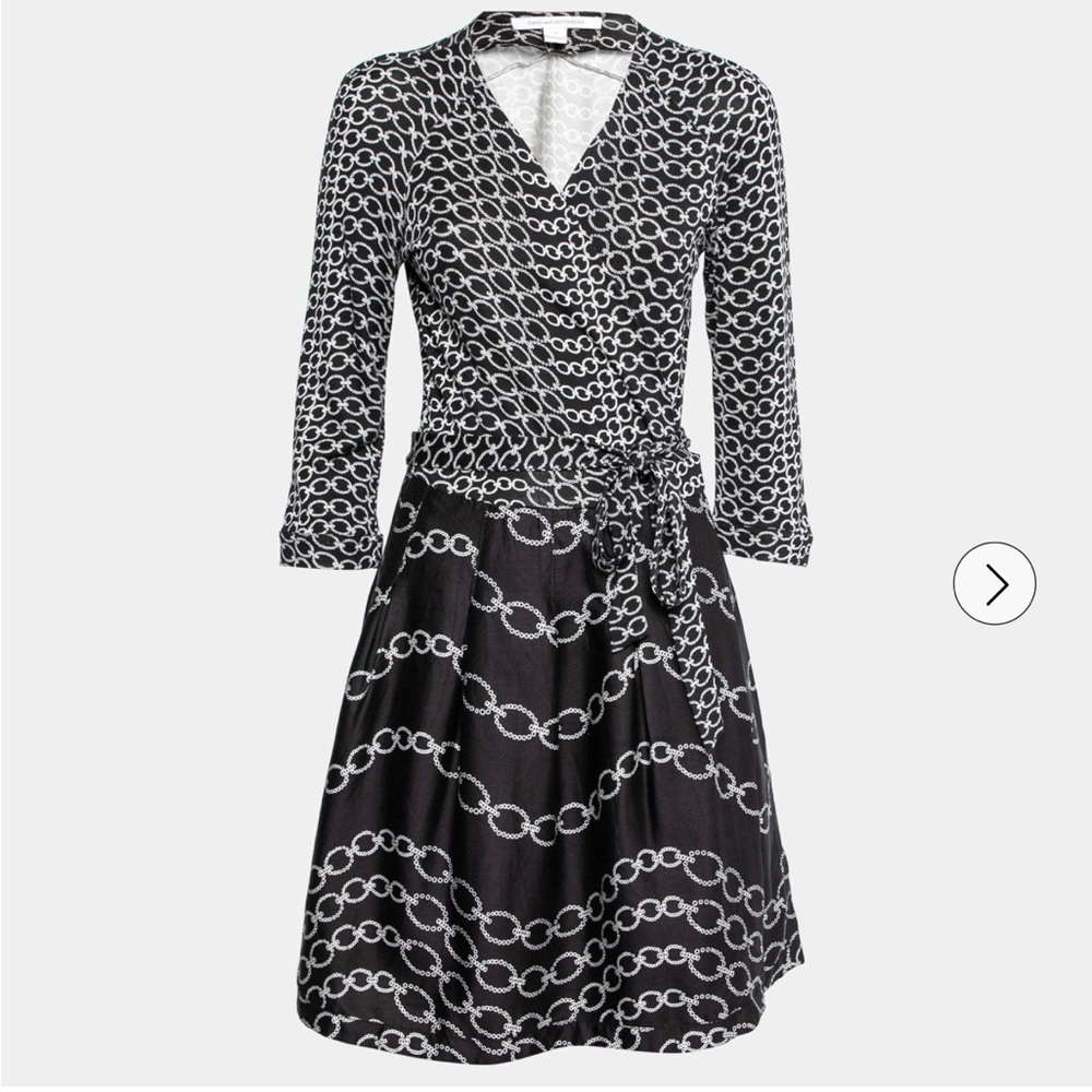 Diane Von Furstenburg Monocrome Silk Knit Wrap Dress SZ 8